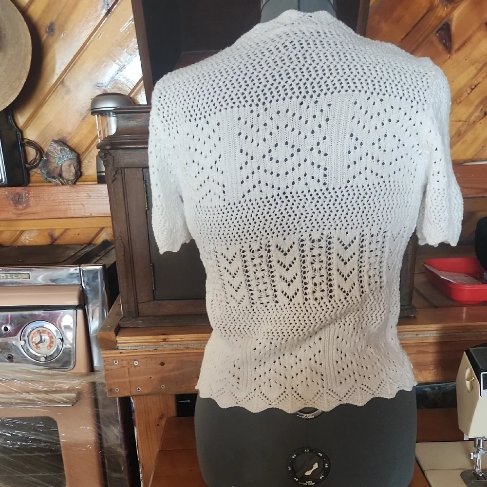 Elegant White Knit Sweater - Picture 2 of 2